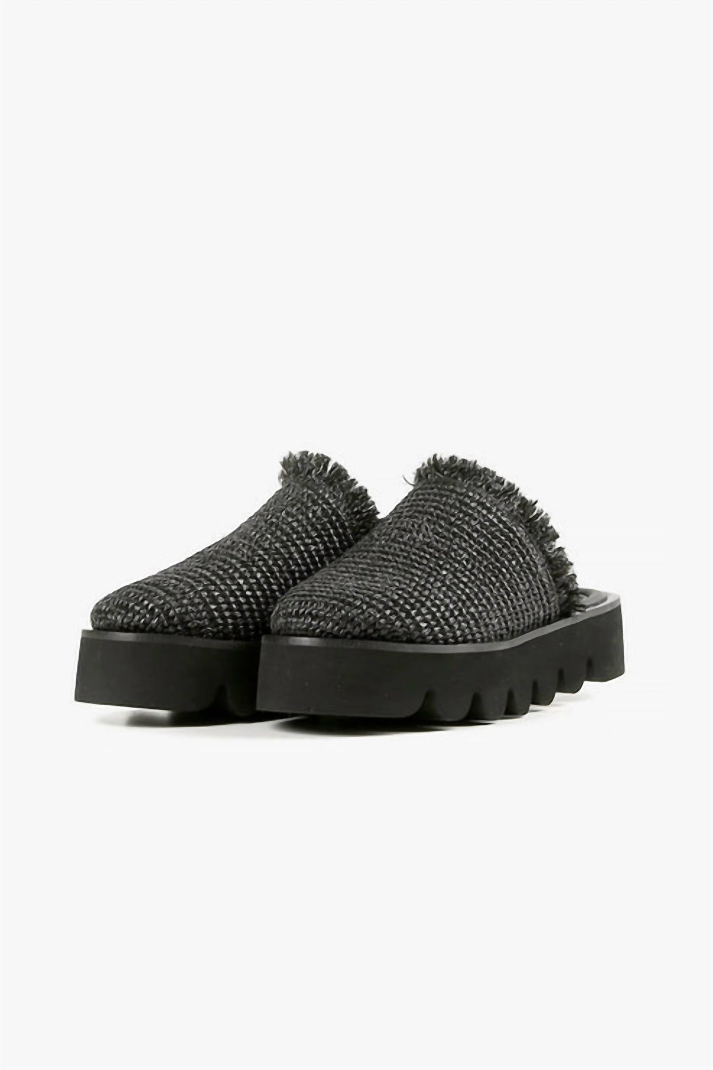 All Black - Women's Raffia Round Lugg Mule