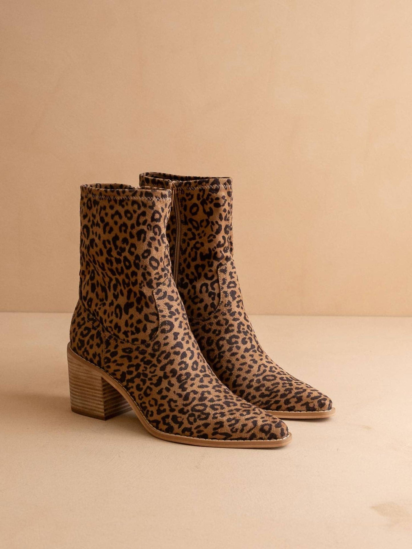 Oasis Society - Women Vienna Sleek Ankle Hugging Bootie