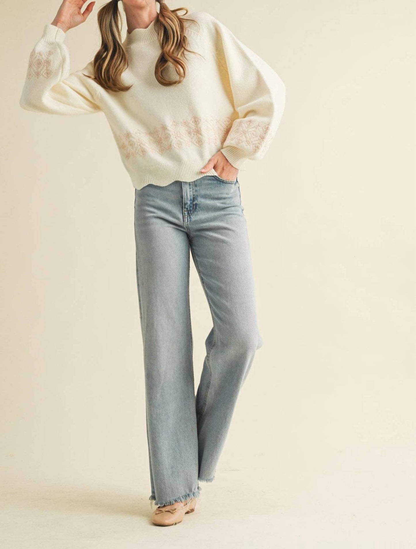 &Merci - Scallop Hem Embroidered Sweater