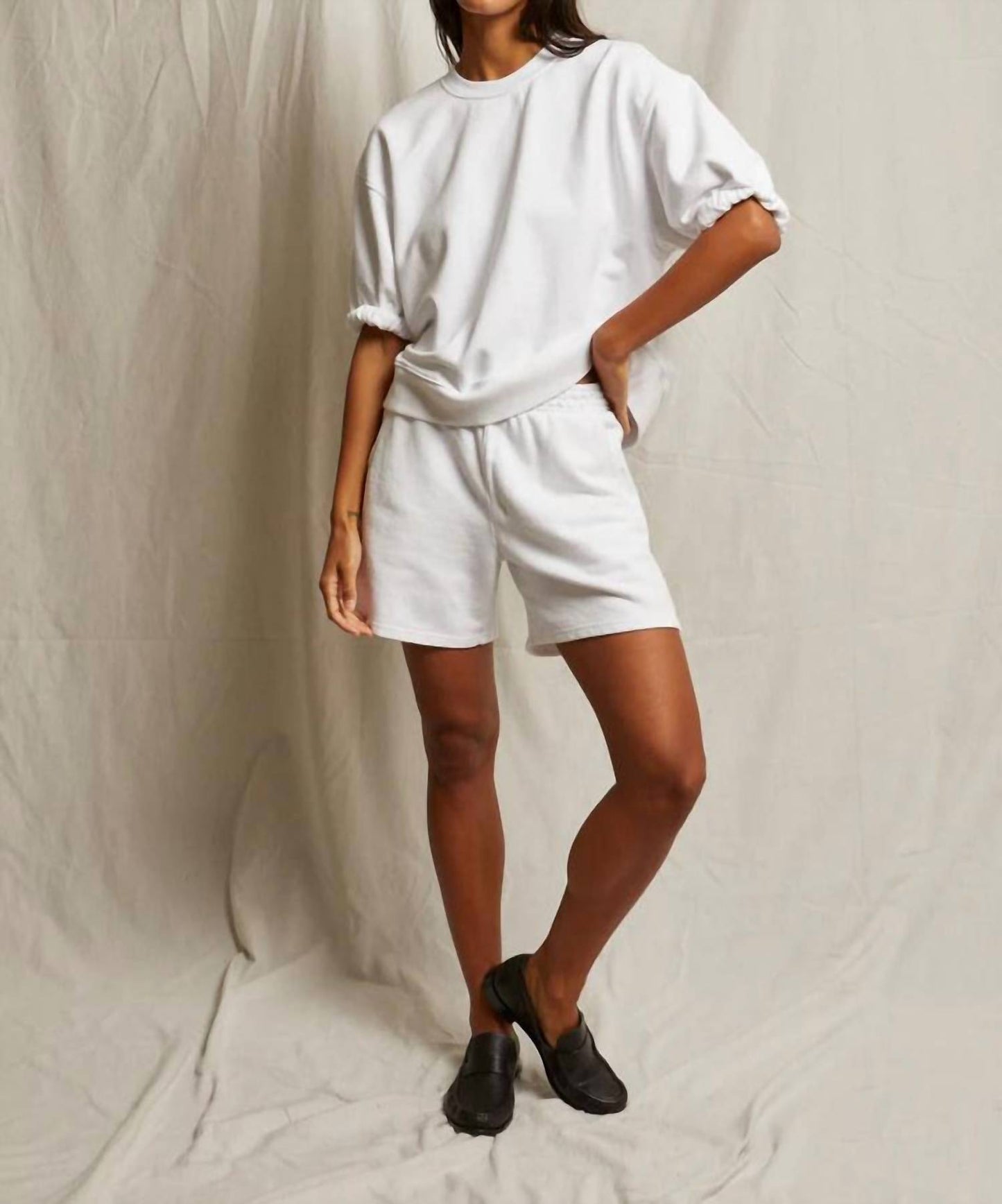 Perfectwhitetee - रेबेका पफ स्लीव स्वेटशर्ट