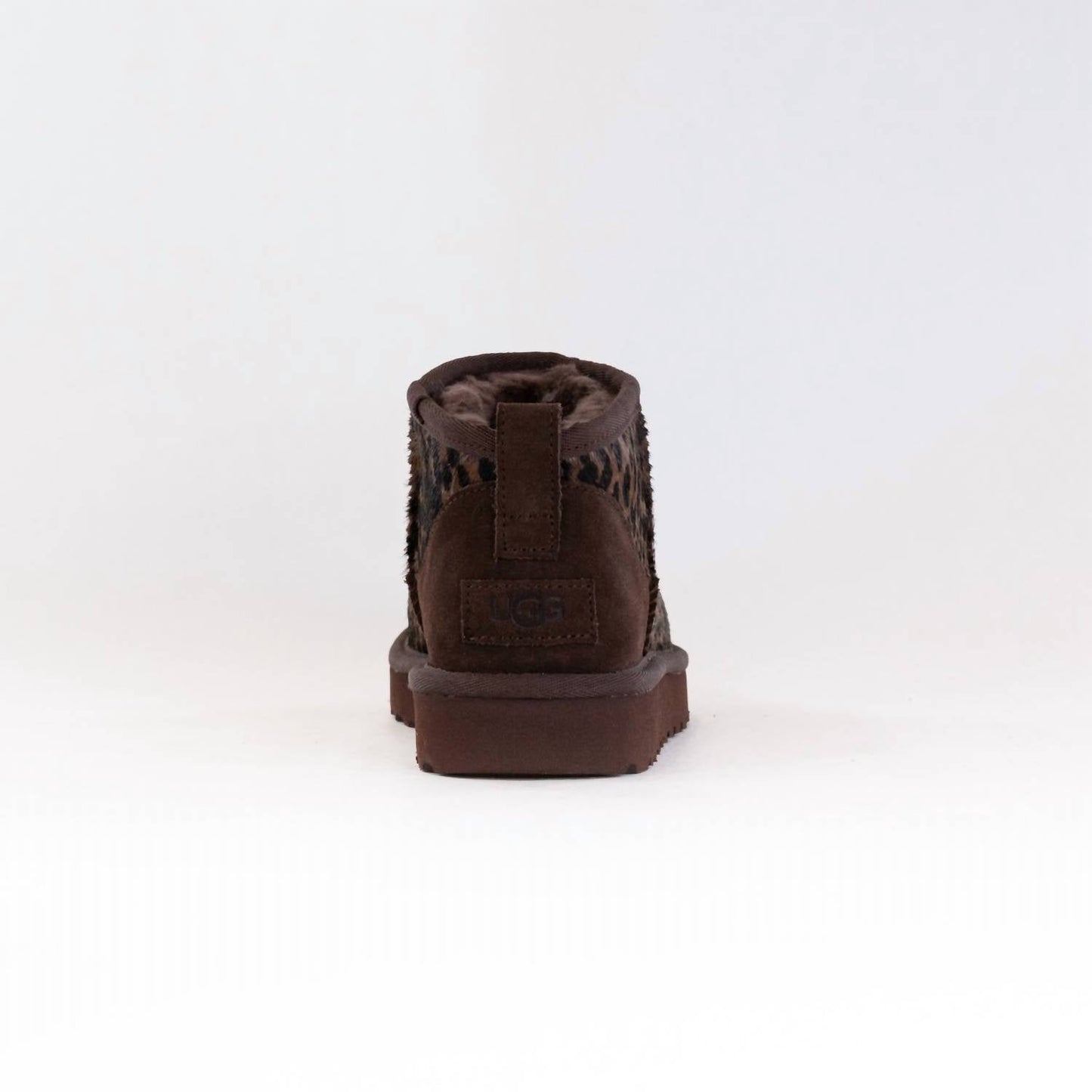 Ugg - महिलाओं का क्लासिक अल्ट्रा मिनी कैस्पियन बूट