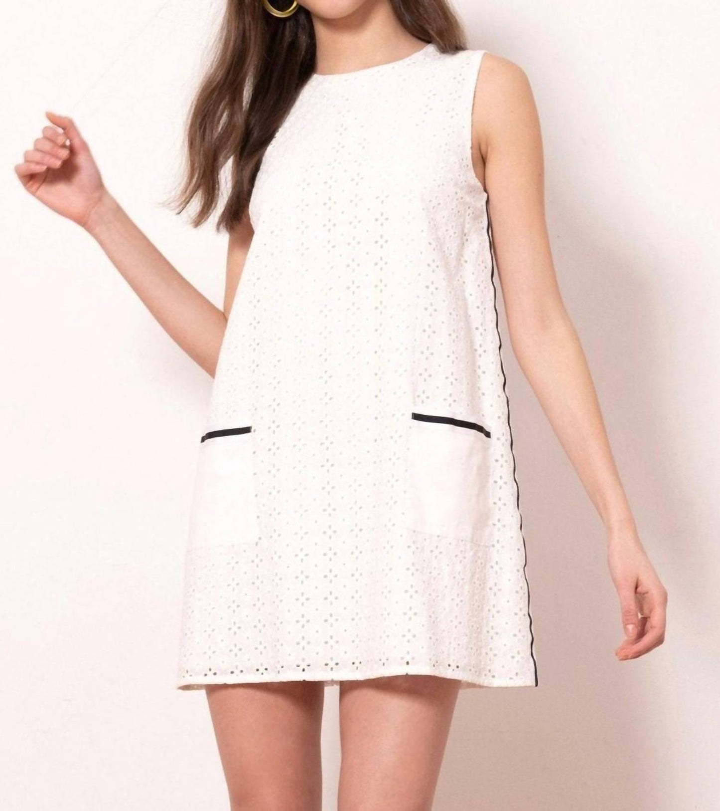 Donna Morgan - Eyelet Sleeveless Dress