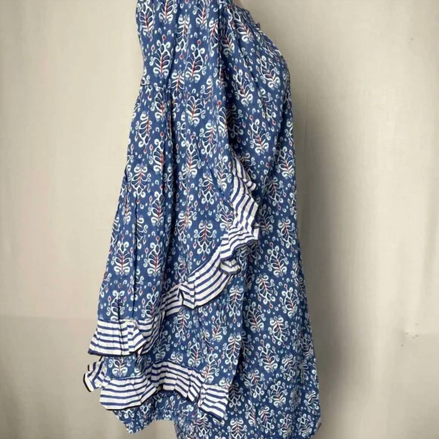 चेकरिस - महिलाओं के लिए एली शॉर्ट रफ़ल फ्लोरल मिनी कॉटन ट्यूनिक ड्रेस
