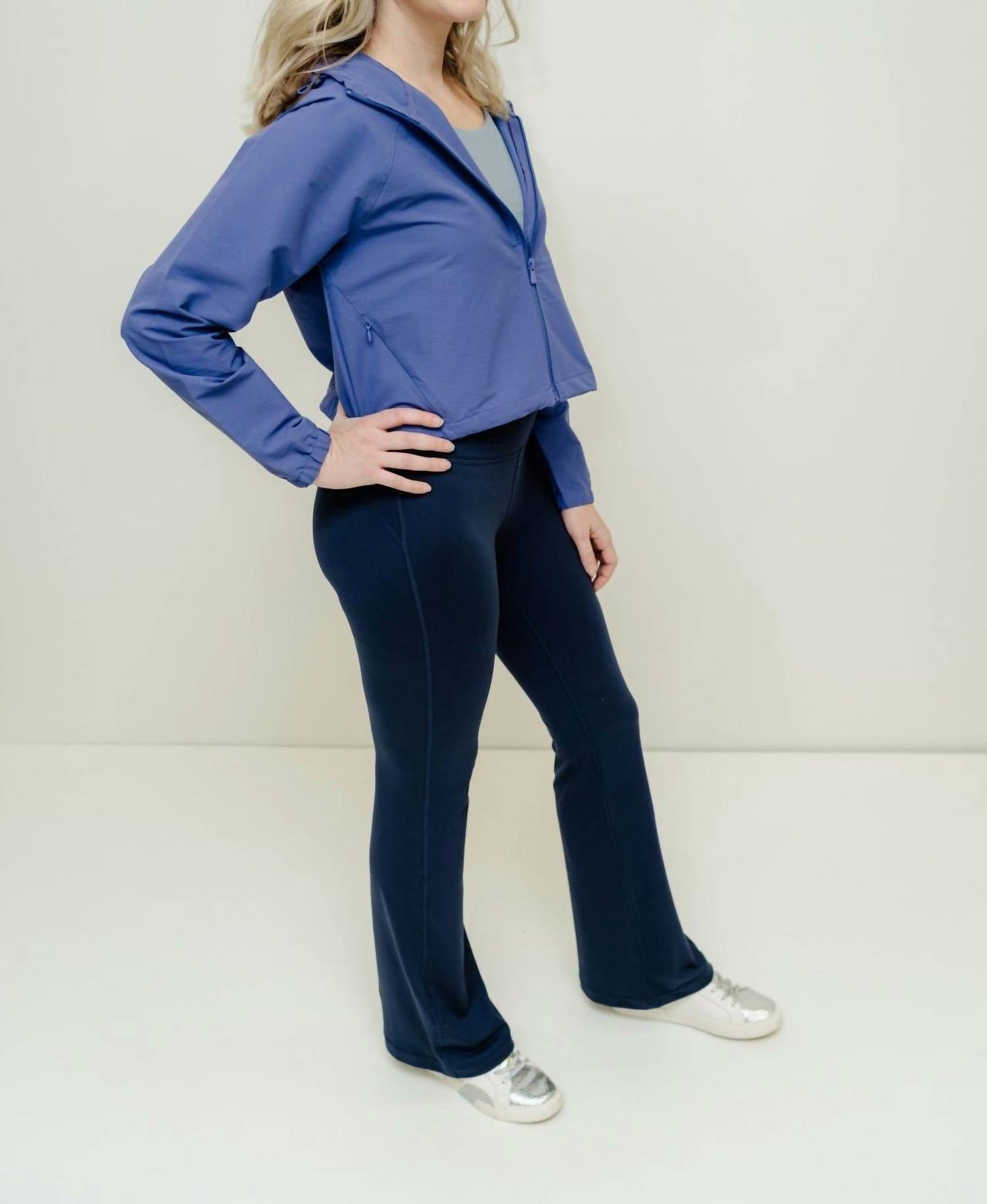 मोनो बी - नीव क्रॉप ज़िपर जैकेट