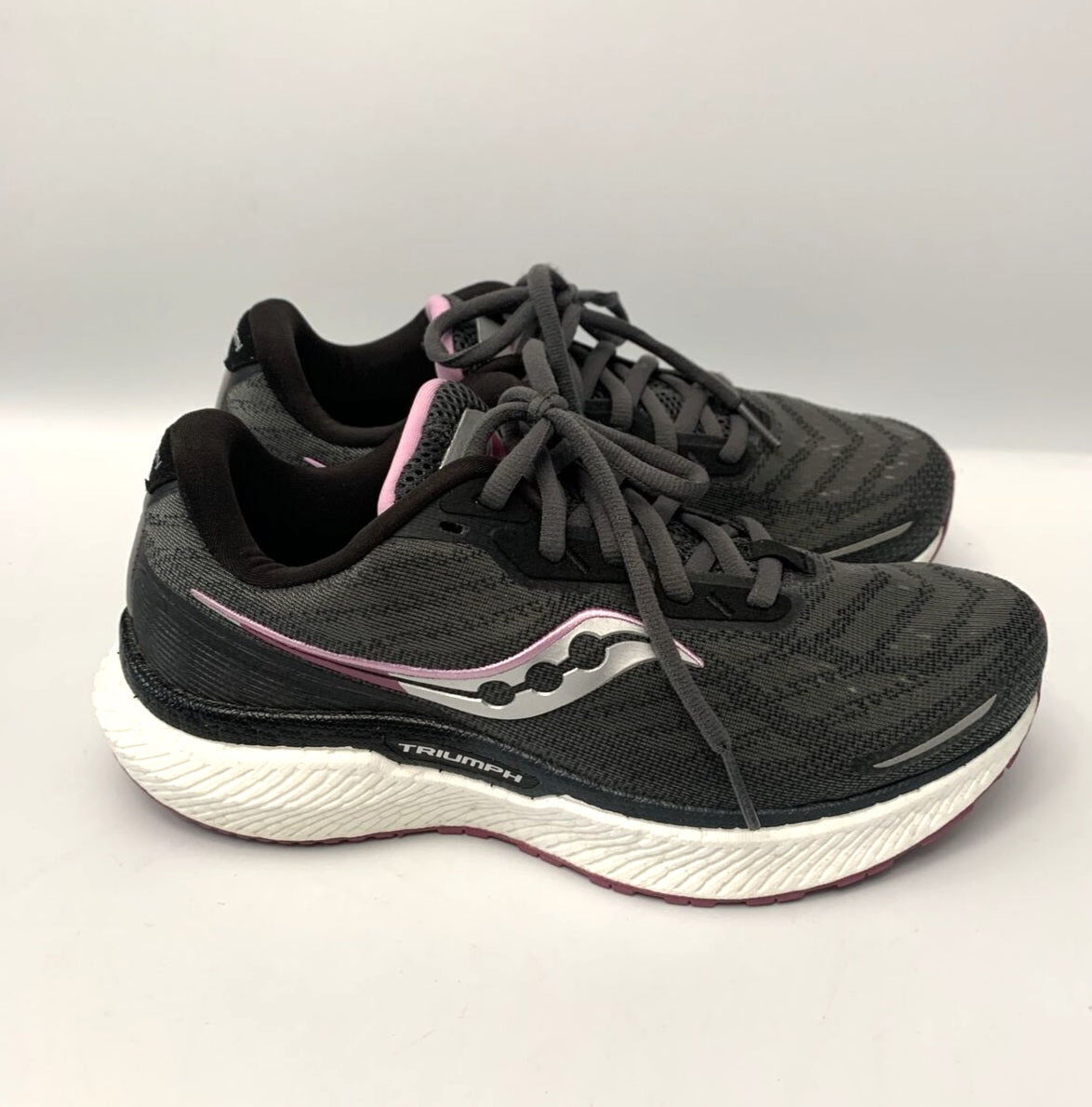 Saucony महिला ट्राइंफ 19 रनिंग शूज़ शैडो/क्वार्ट्ज़