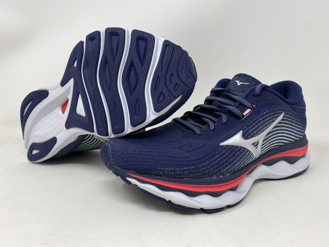 Mizuno महिला वेव स्काई 5 रनिंग शूज़ नीला साइज़ 10.5 B (M) US
