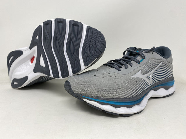 Mizuno महिलाओं के वेव स्काई 5 रनिंग शूज़ ग्रिफिन साइज़ 10 B मीडियम US