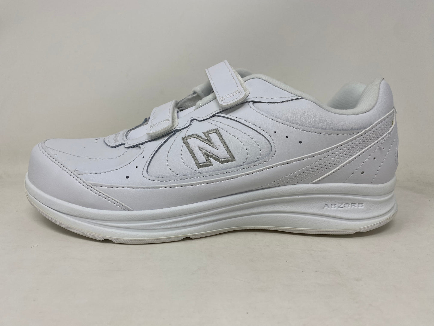 New Balance Women's 577 V1 Hook & Loop Walking Shoes White Size 8.5 2E X Wide Us