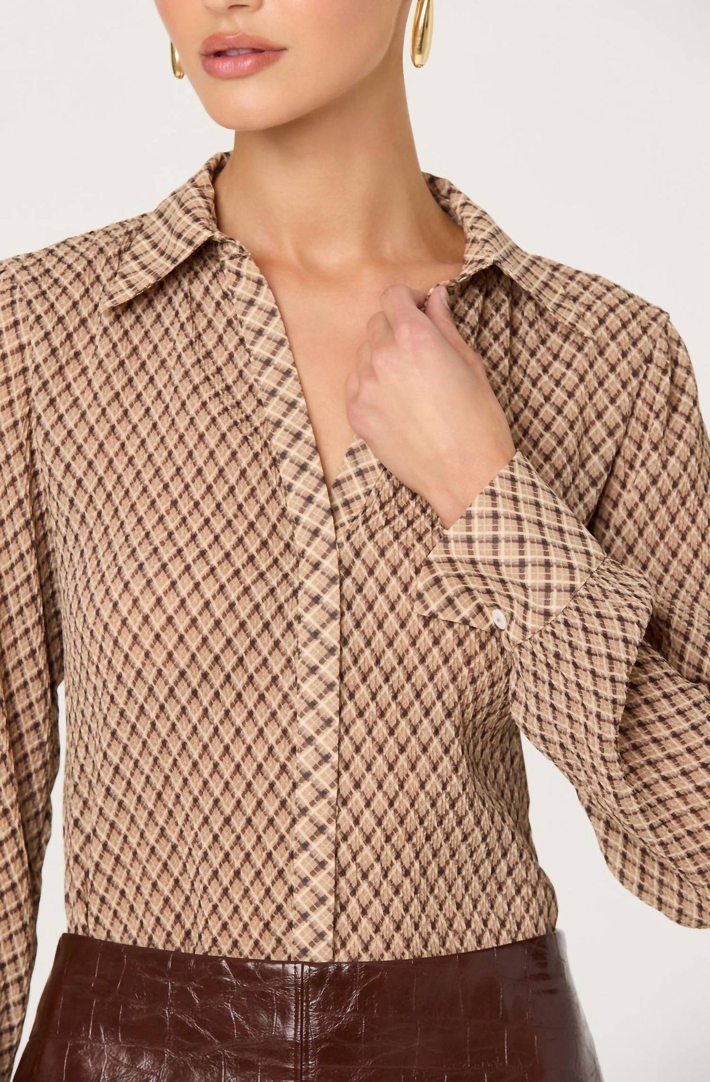 Astr - Laurel Diamond Print Long Sleeve Top