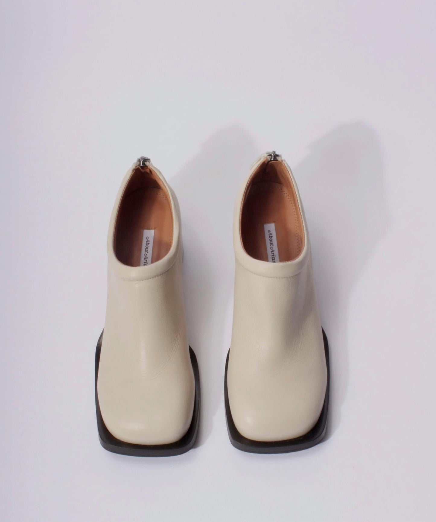 About Arianne - Women's Ava Heeled Leather Pumps
