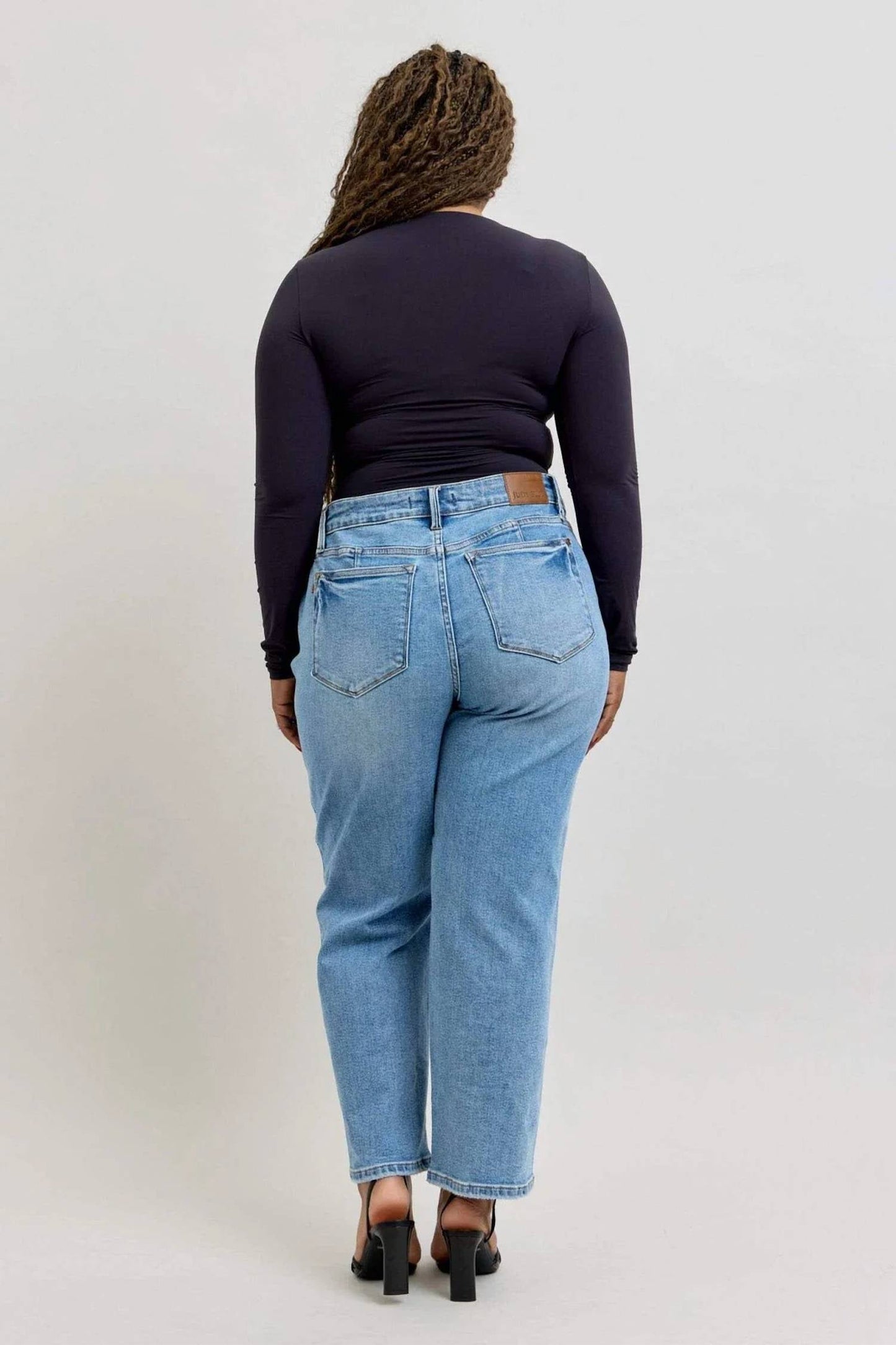 Judy Blue - Tummy Control Vintage Wash Straight Leg Jeans - Petite