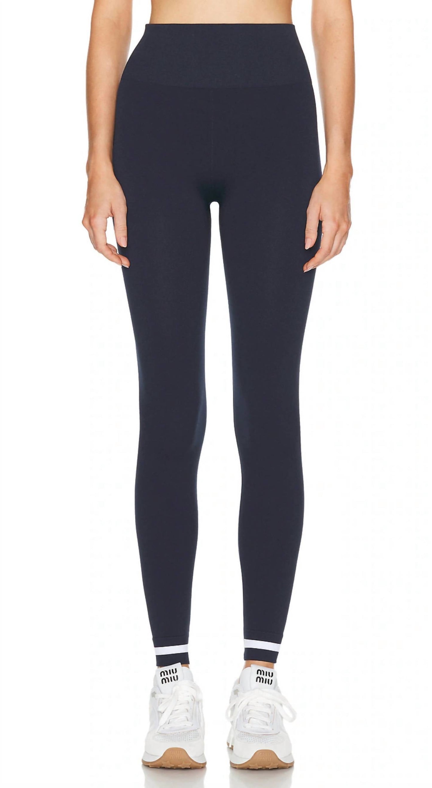 The Upside - Form Seamless 25in Midi Pant