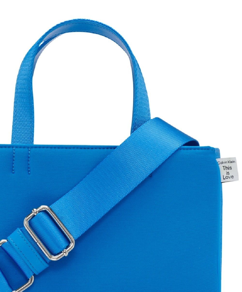 Calvin Klein Women's Tessa Crossbody Blue Size Regular