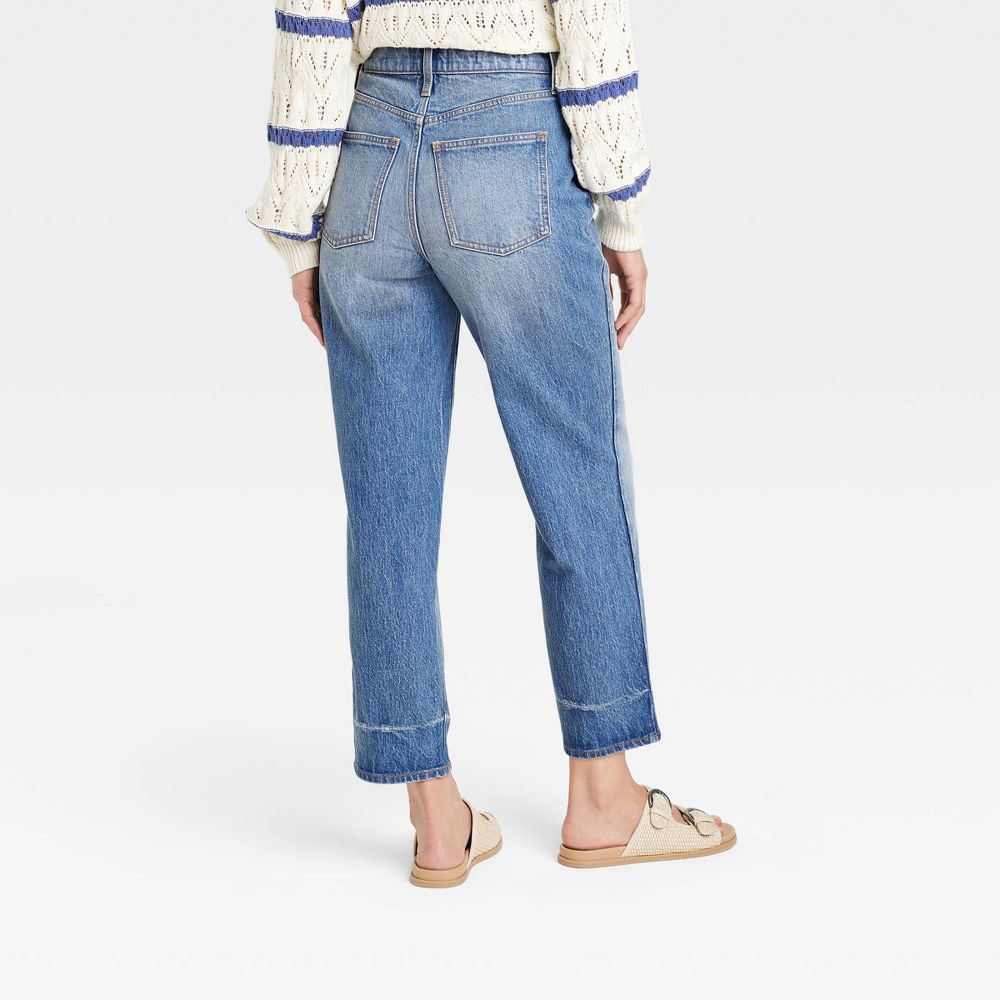 Universal Thread Women's Super-High Rise Vintage Straight Jeans Medium Wash Size 4