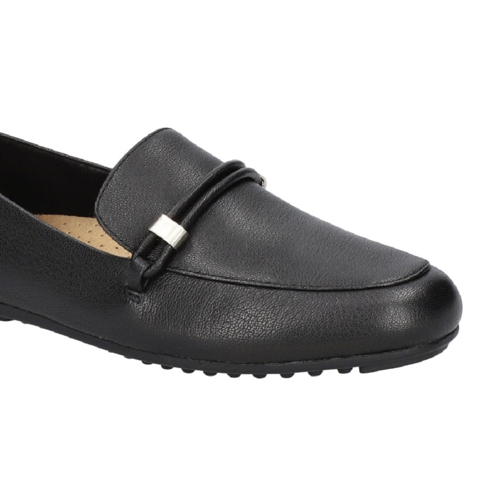 Bella Vita Women's Jerrica Loafer Black Size 10 M