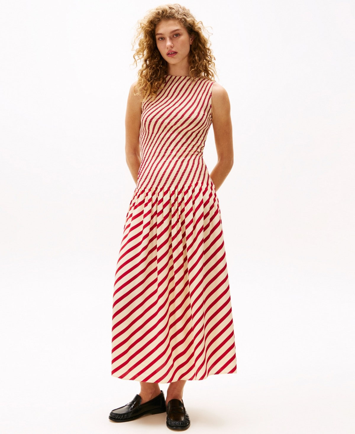 Tommy Hilfiger X Sofia Richie Grainge Womens Striped Smocked Bodice Maxi Dress Medium Red Stripe