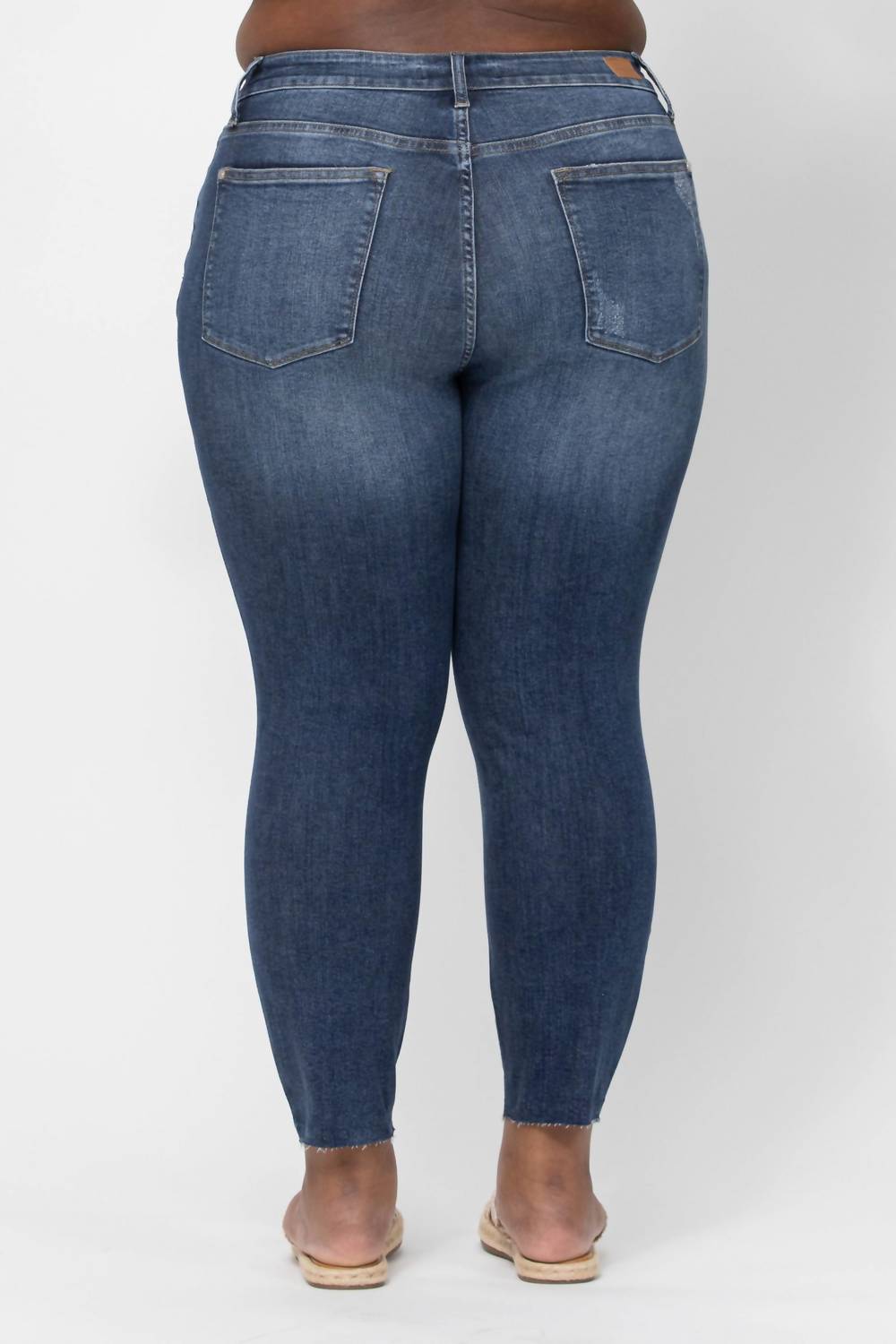 Judy Blue - Spice it Up Vintage cut off Relaxed Jeans