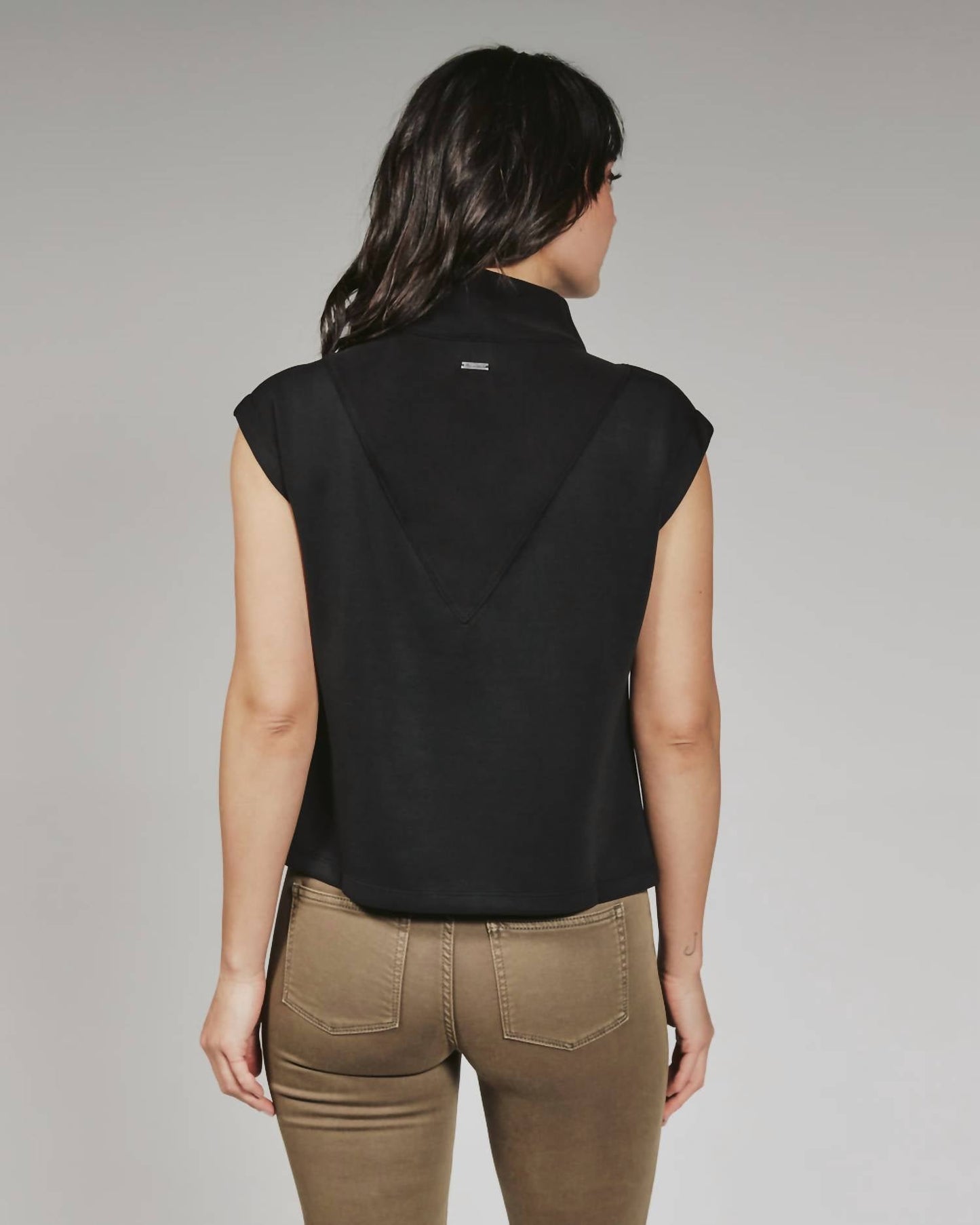 7Diamonds - Rev Sleeveless Half Zip Pullover