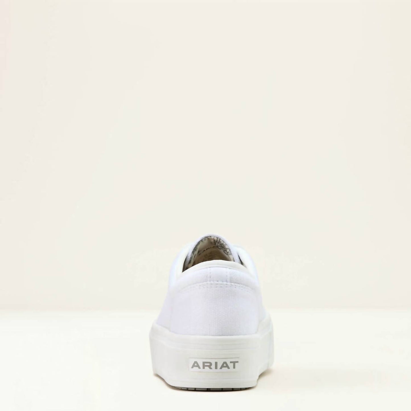 Ariat - महिलाओं के स्काइलर स्नीकर्स