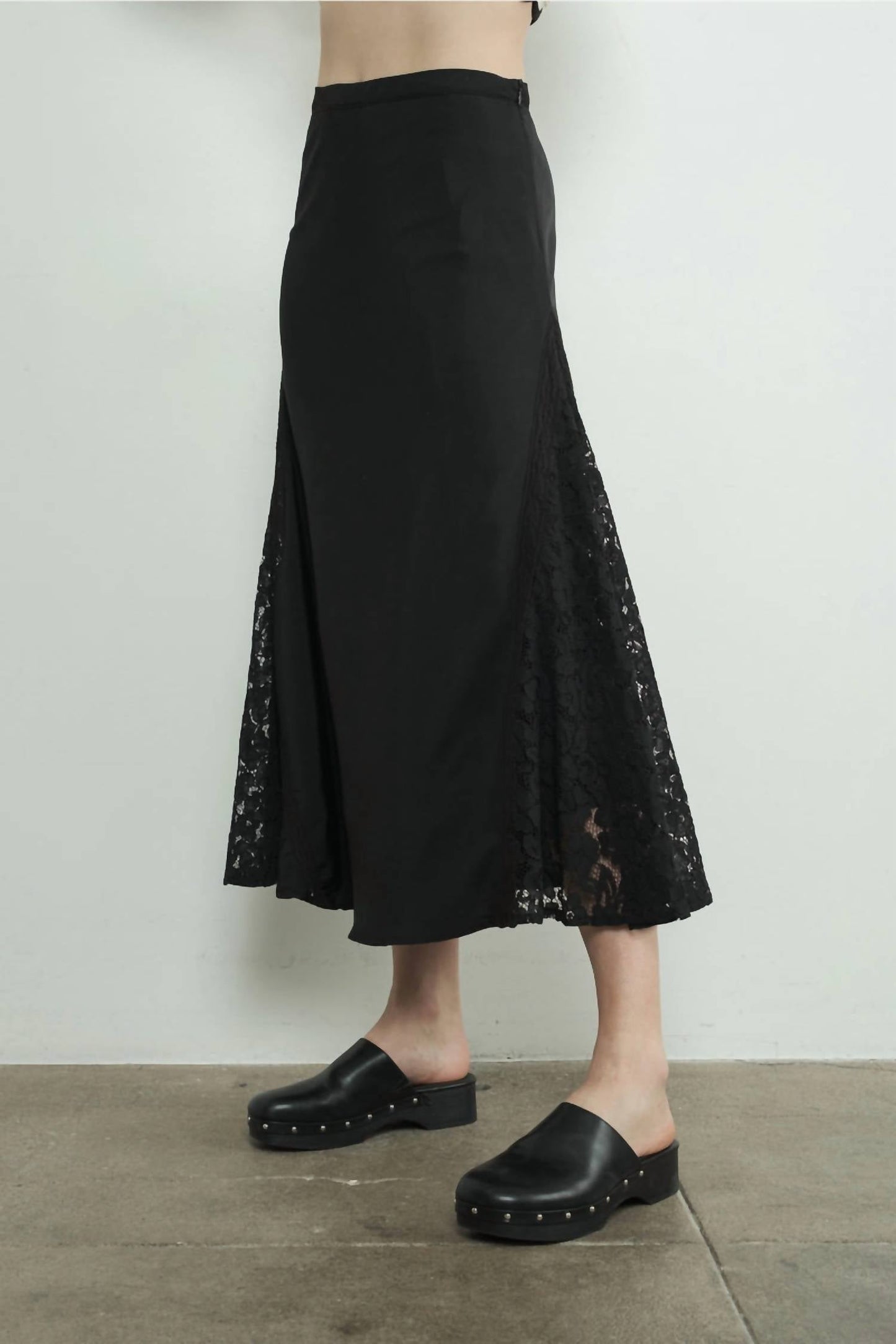 Aaron & Amber - Lined Lace Insert Skirt