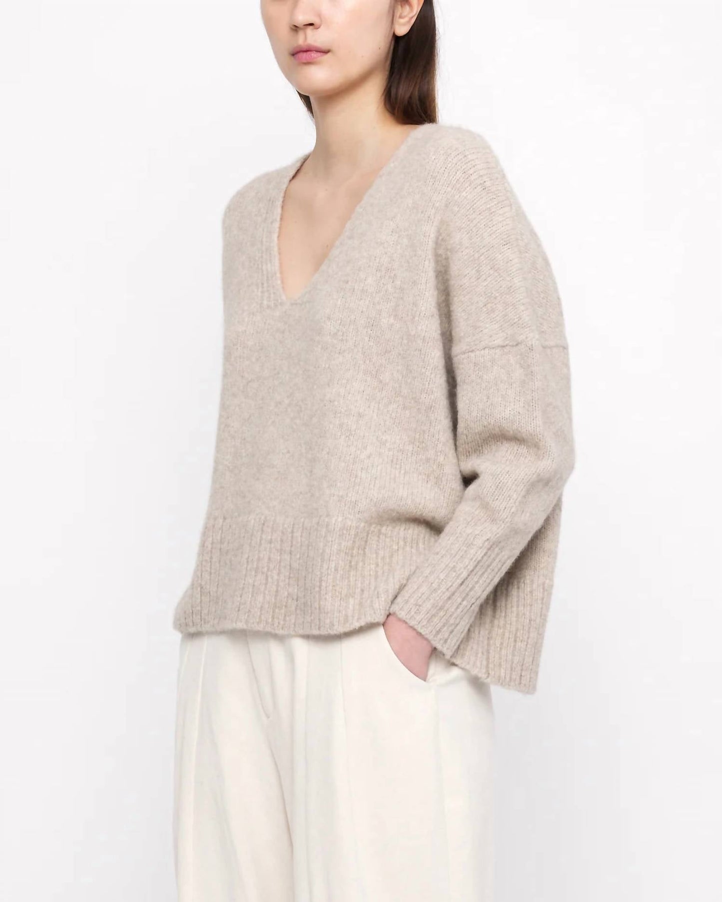7115 By Szeki - Chunky V-neck Sweater