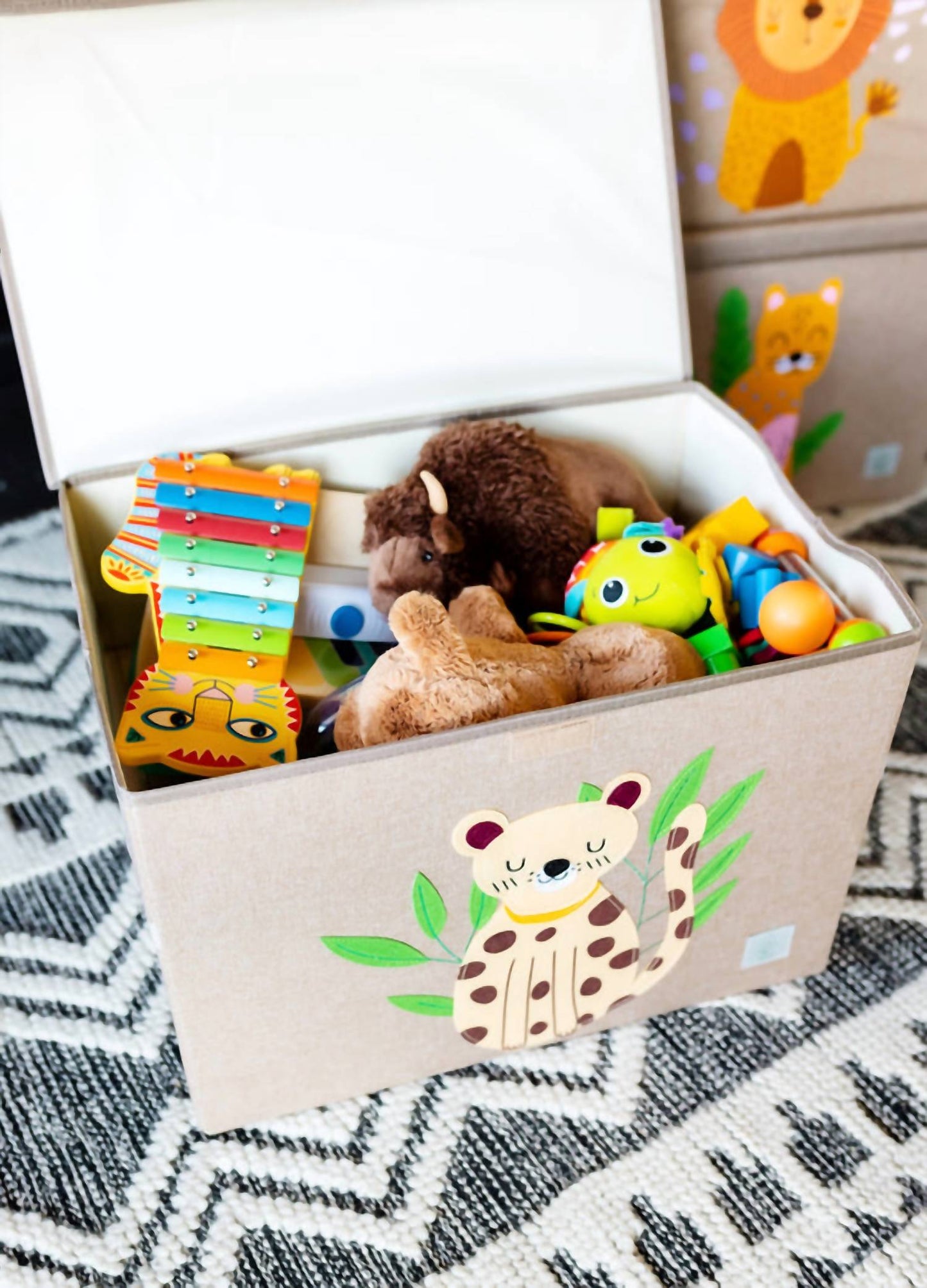 A Nice House - Peaceful Cheetah Appliquéd, Collapsible Toy Box and Storage Box