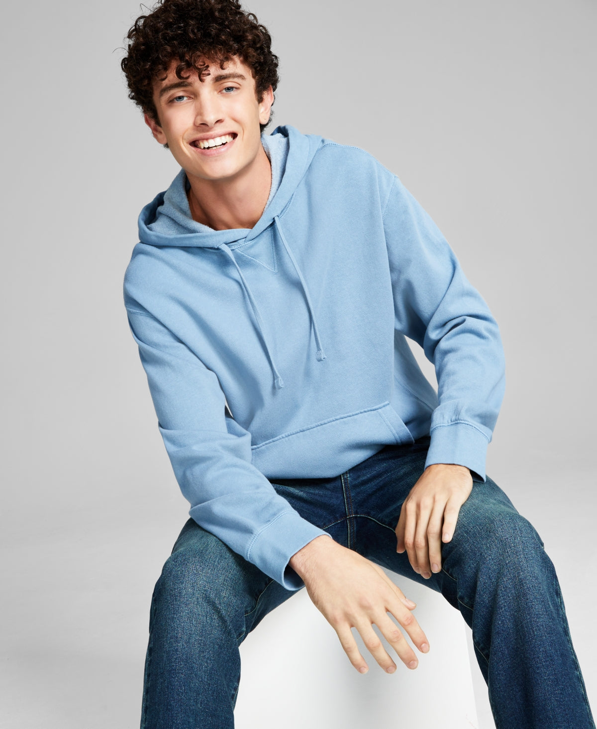 mens-fleece-hoodie-with-kangaroo-pockets