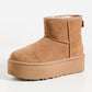 Ugg - महिलाओं के लिए क्लासिक मिनी प्लेटफॉर्म बूट