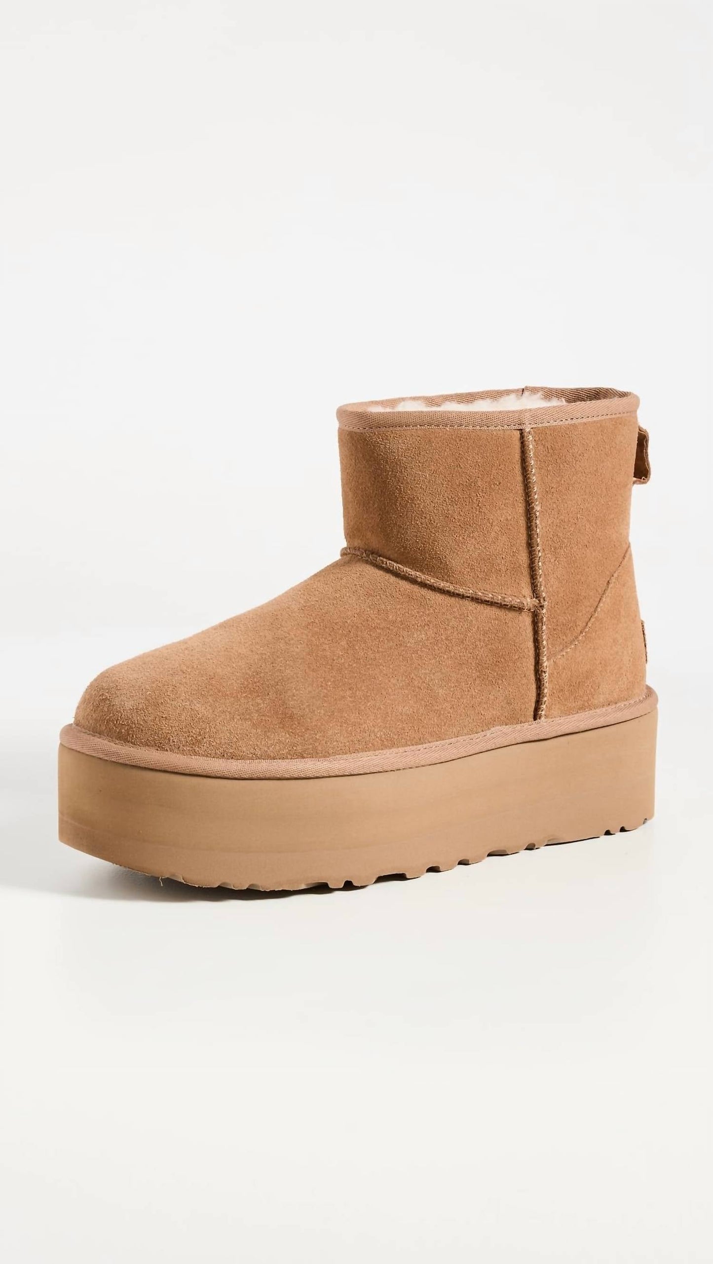 Ugg - महिलाओं के लिए क्लासिक मिनी प्लेटफॉर्म बूट
