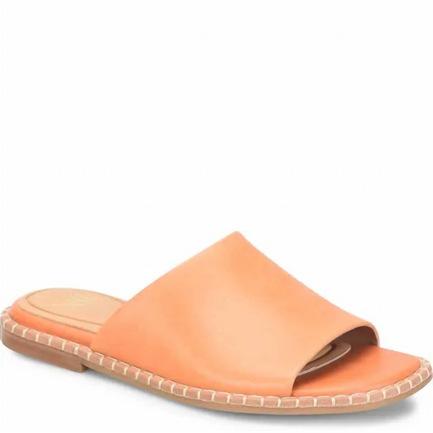 sofft-women-noble-ii-flat-leather-slide