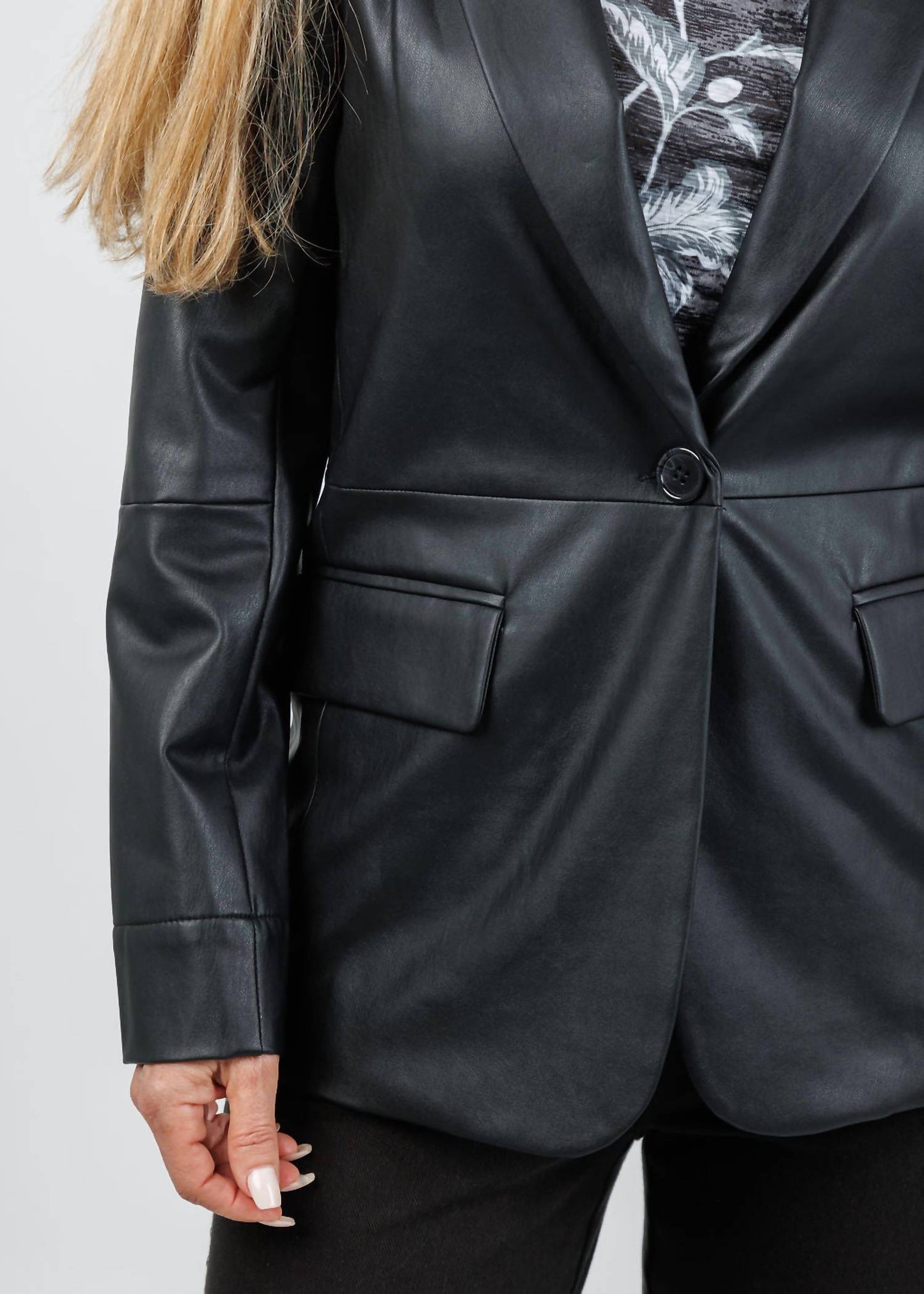 Lysse - Women's Versatile Vegan Leather Blazer