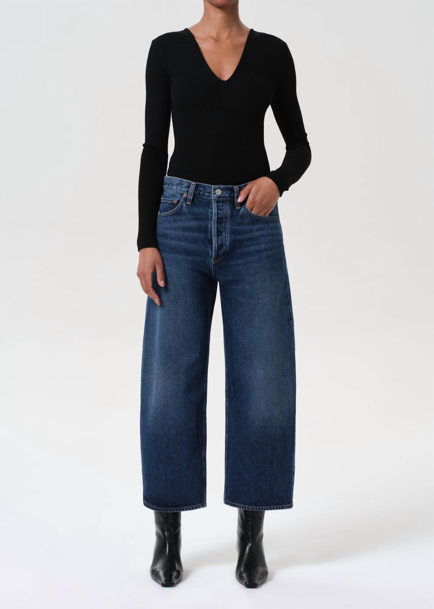 agolde-arc-short-wave-jeans