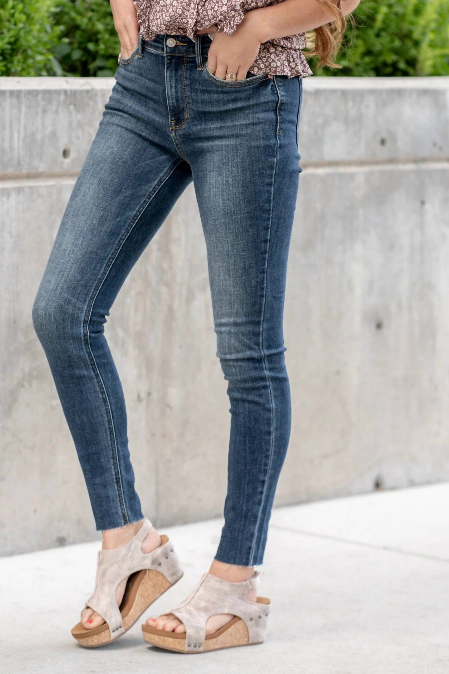 Judy Blue - Women's Mid Rise Vintage Raw Hem Skinny Jeans