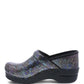Dansko - महिलाओं के पेशेवर पेटेंट शूज़