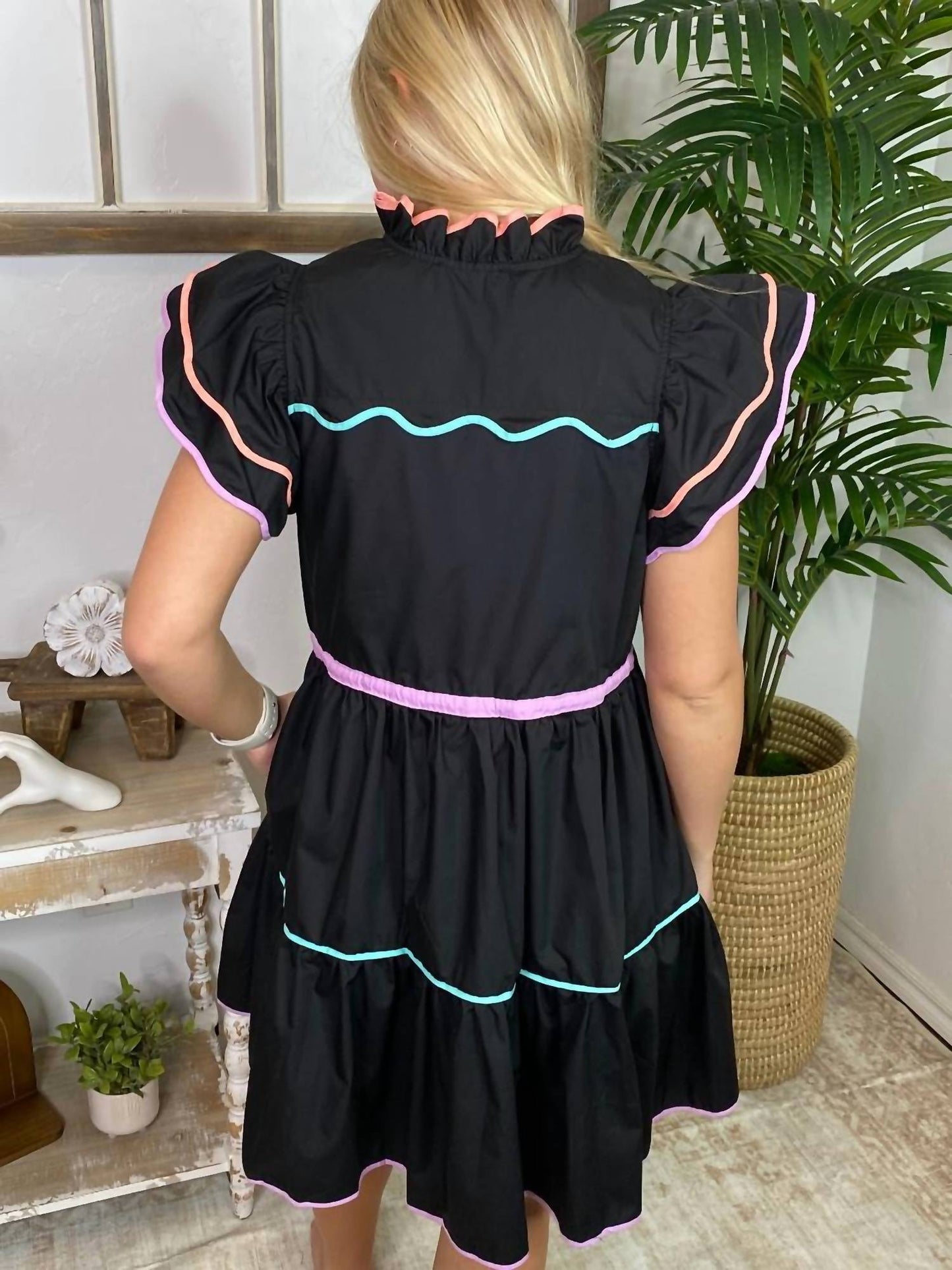 Entro - Short Dress With Colored Edges