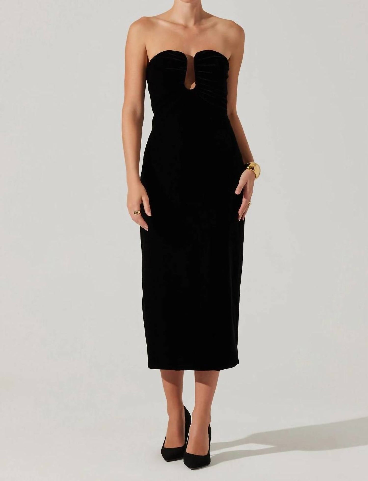 Astr - Arista Sweetheart Velvet Midi Dress