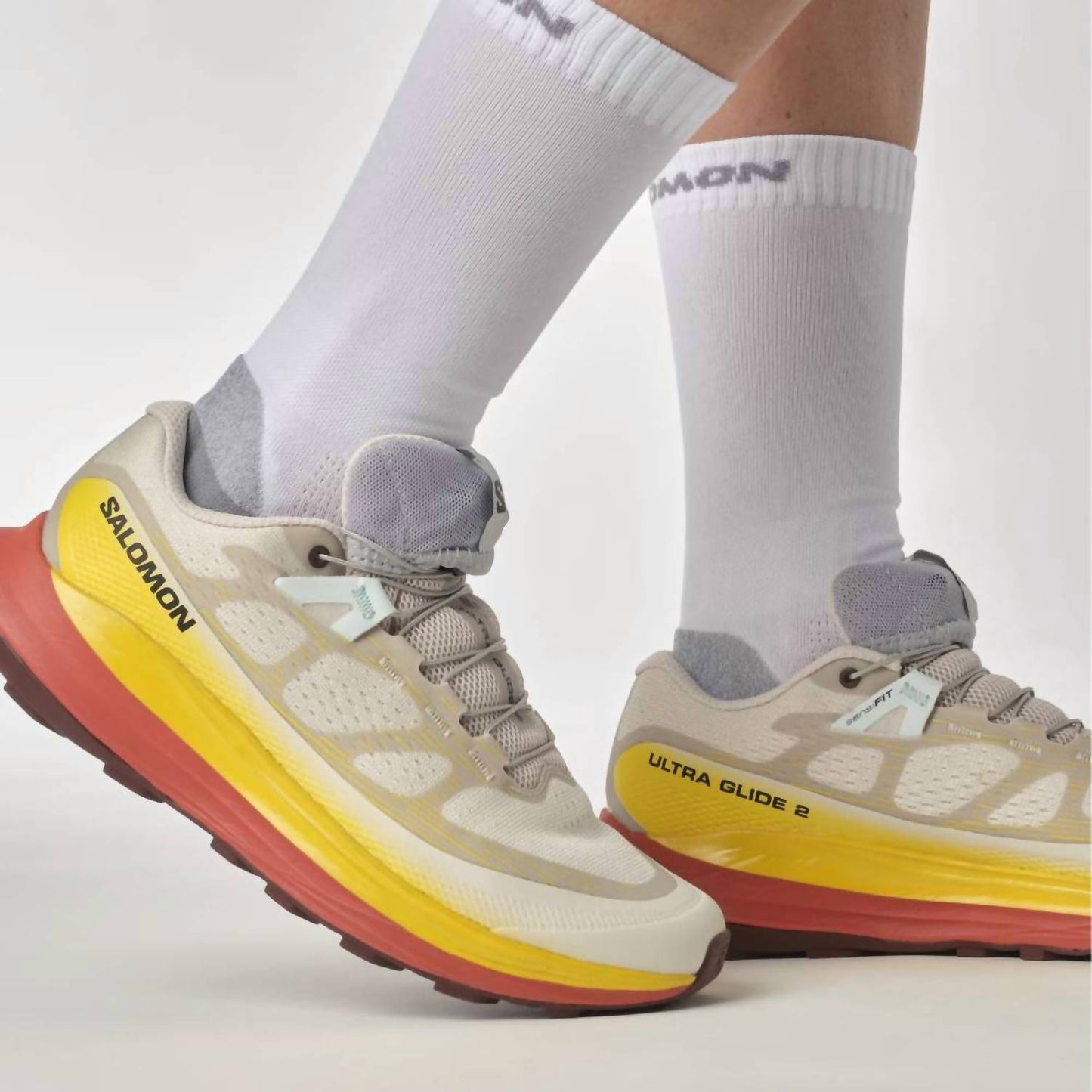 Salomon - Women's Ultra Glide 2 - B Running Shoe