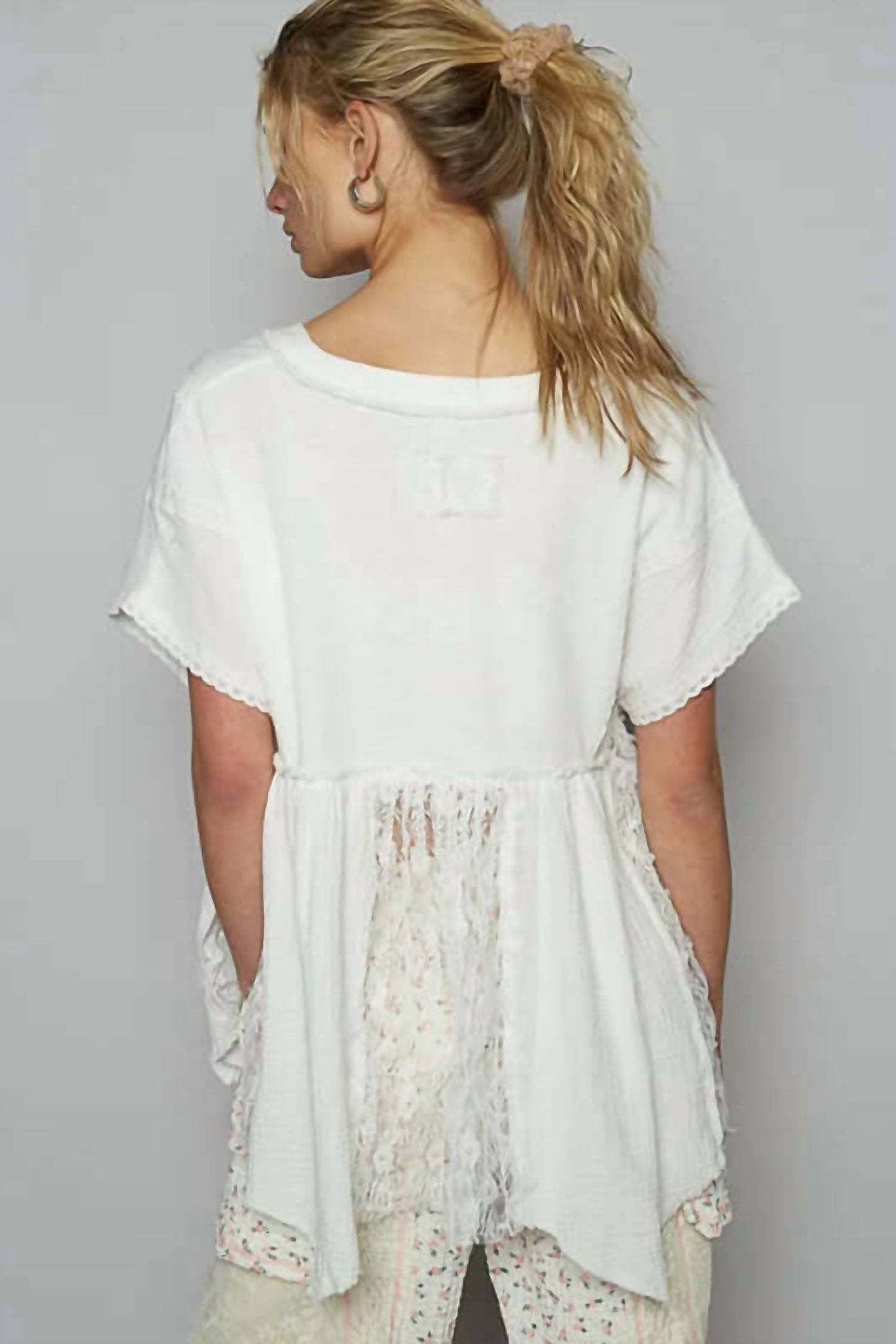 Pol - Lace Panel V Neck Top