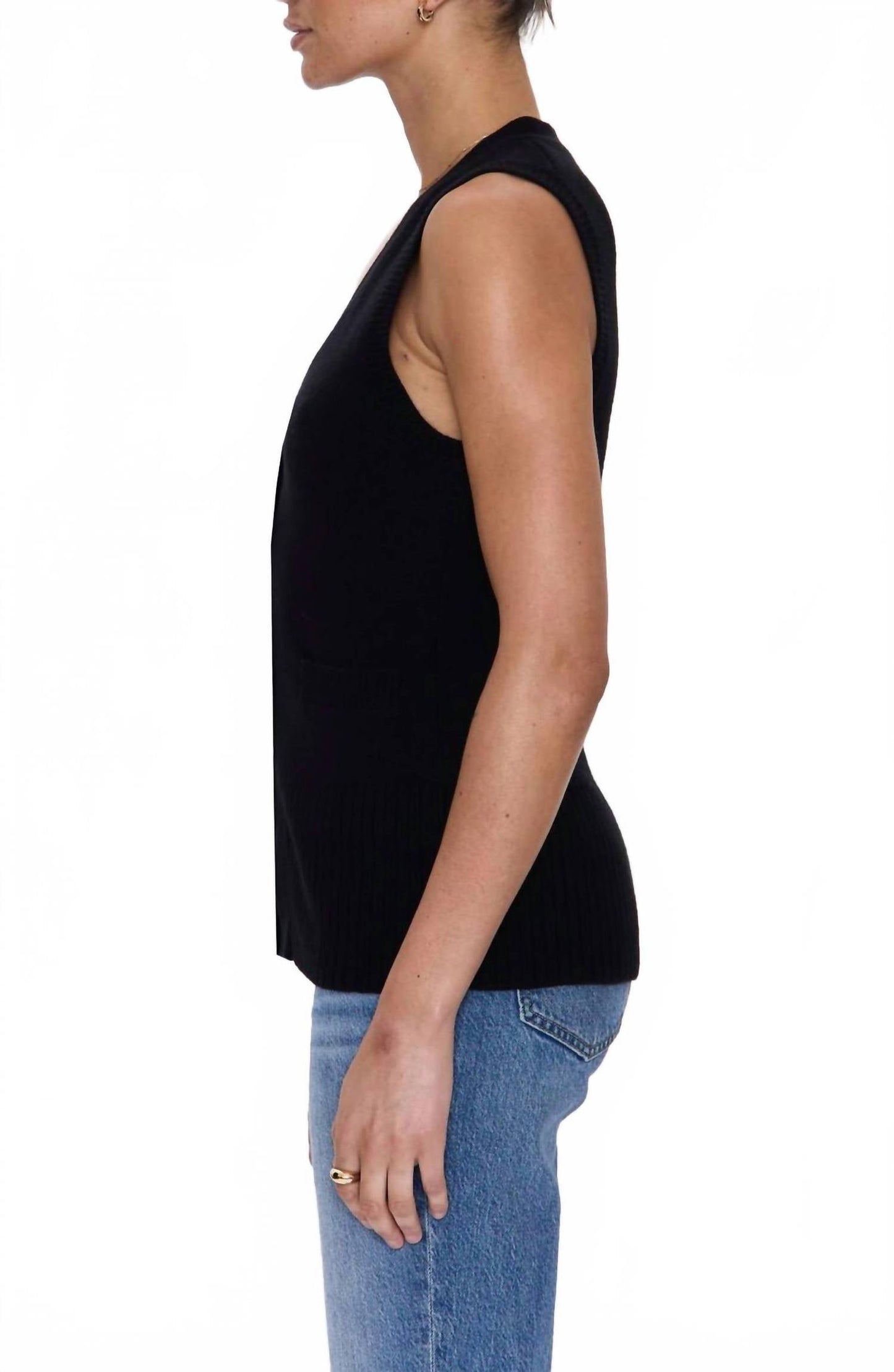 Pistola - Audra Vest