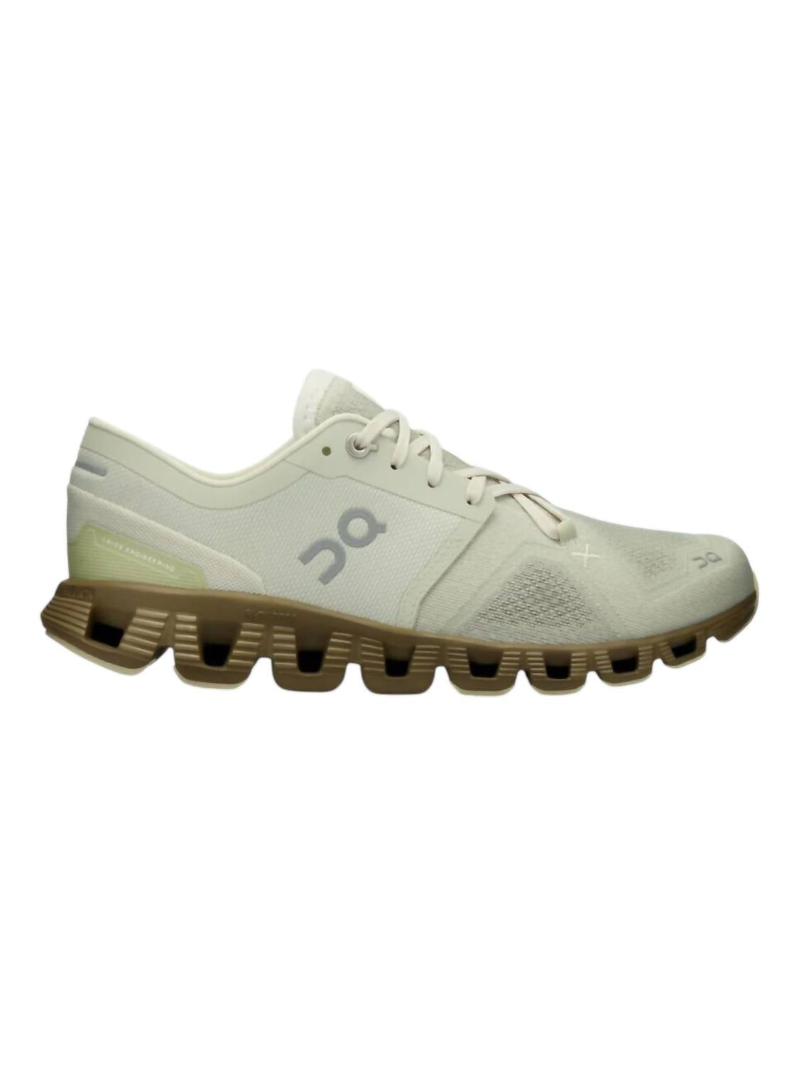 On Running - महिलाओं के ON क्लाउड X 3 रनिंग शूज