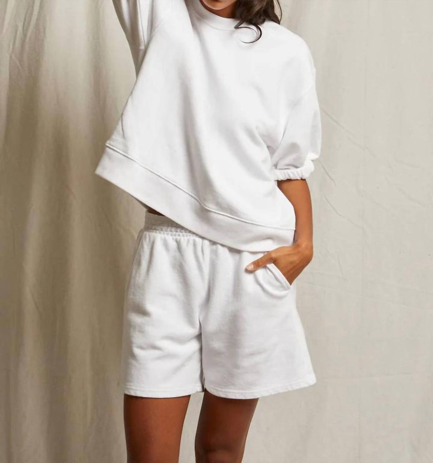 Perfectwhitetee - रेबेका पफ स्लीव स्वेटशर्ट