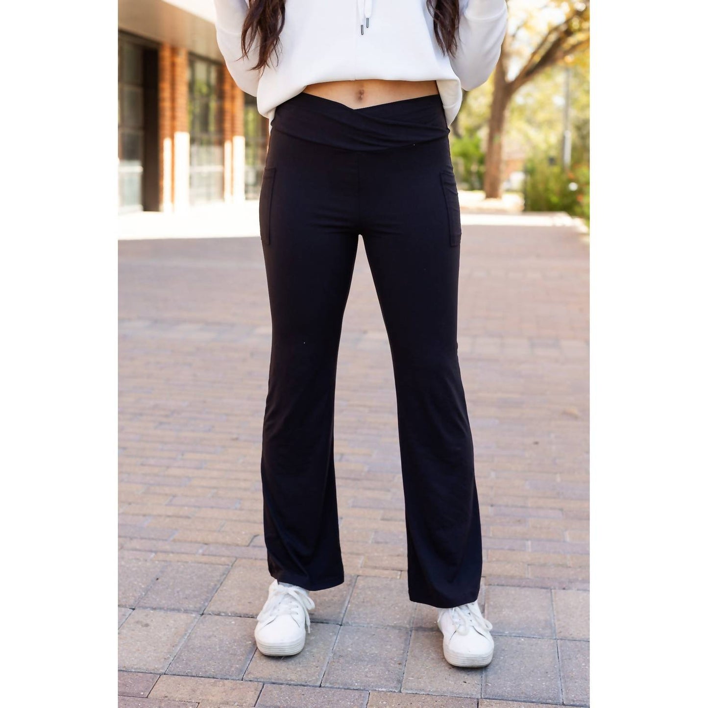 Julia Rose - Liz Crossover Bootcut Leggings with Pockets