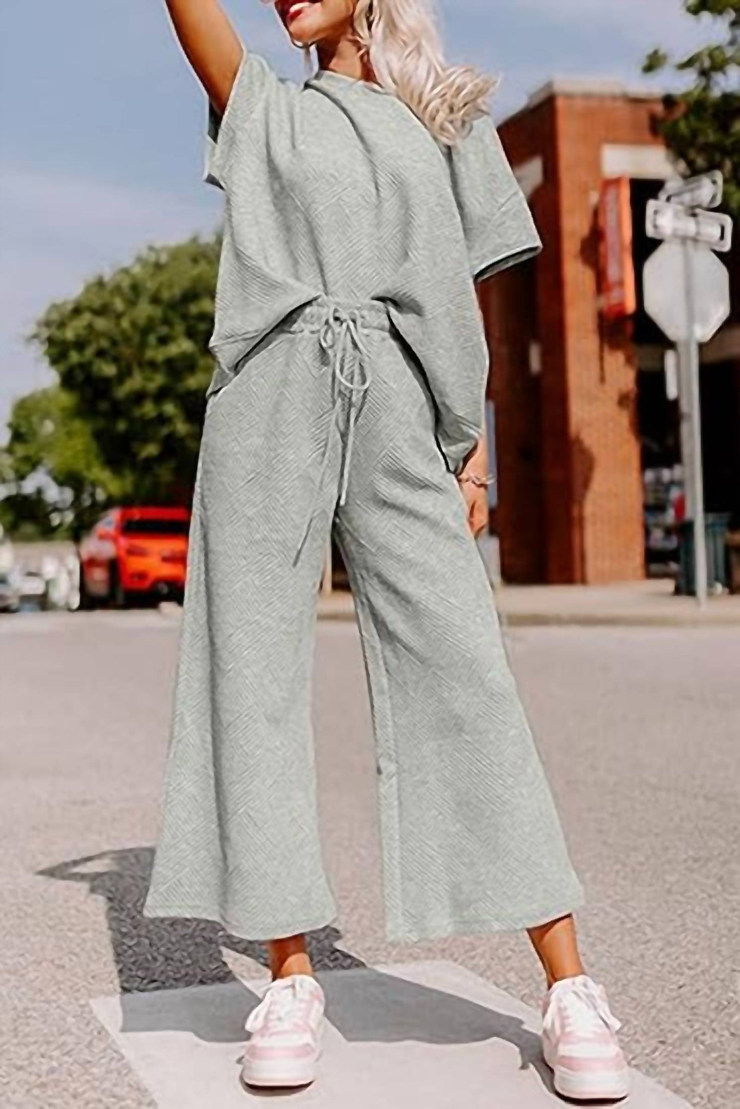 Aapparella - Textured T-shirt And Pant Set