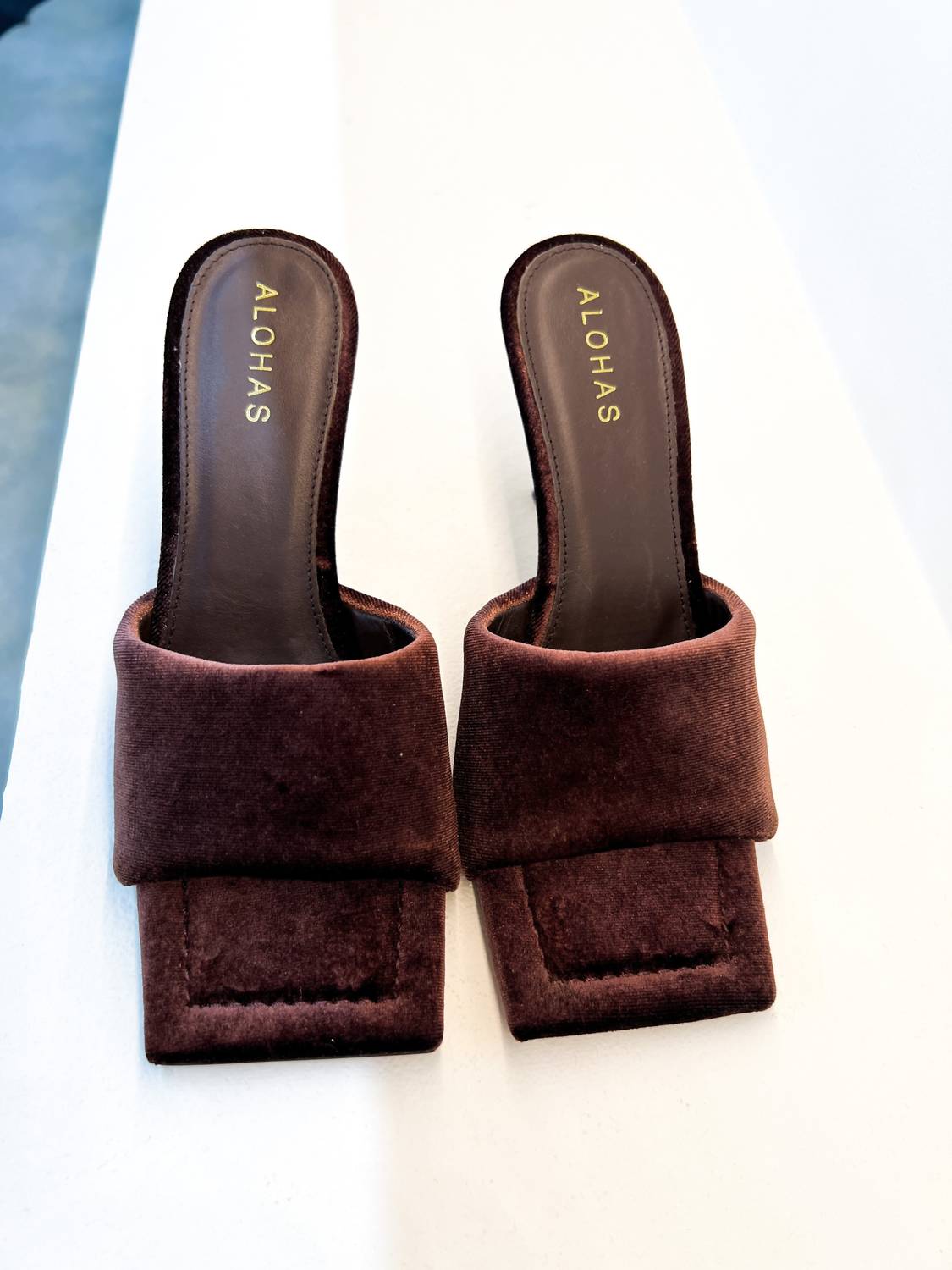 Alohas - Women's Puffy Velvet Block Heel