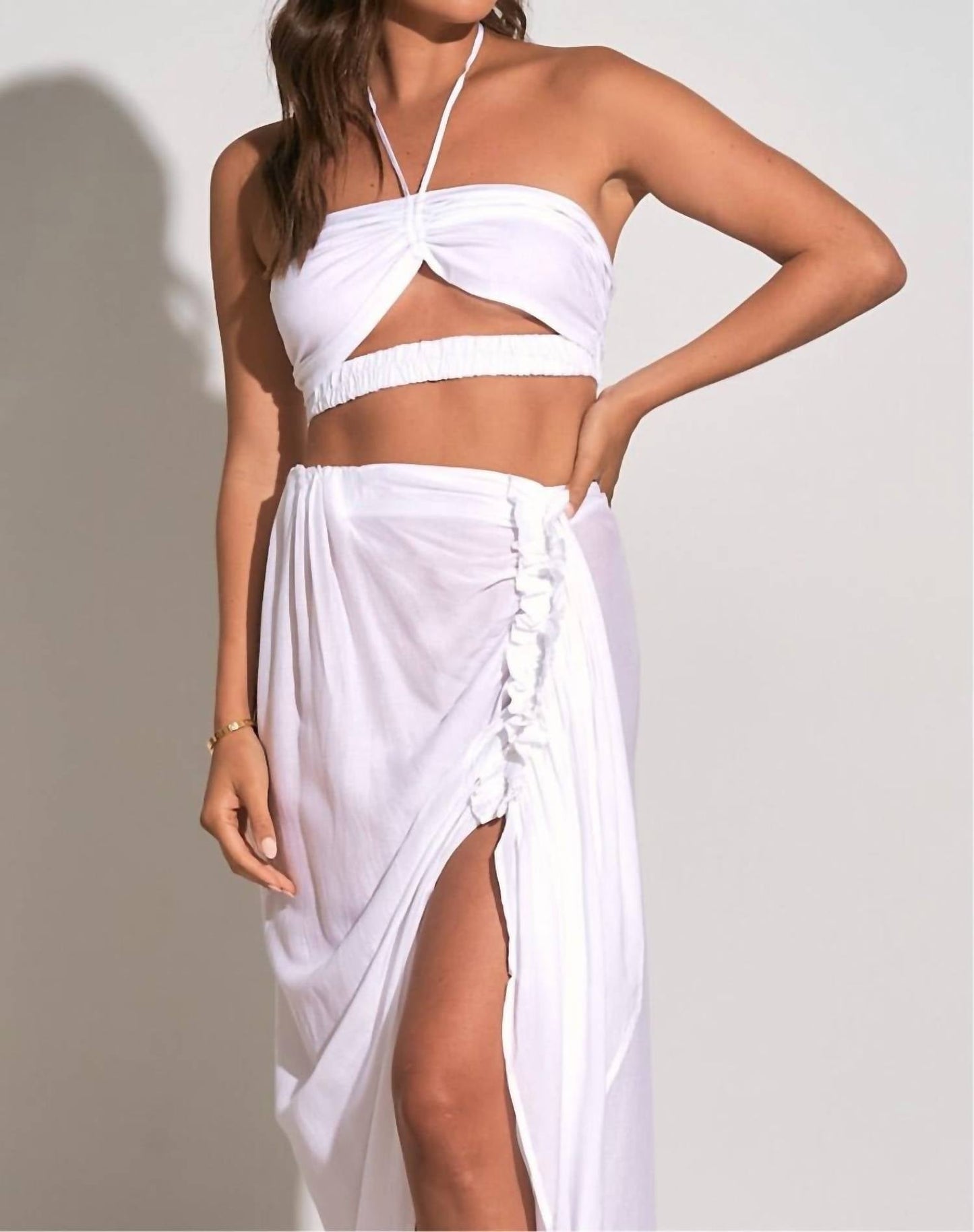 Elan - CROP HALTER TOP