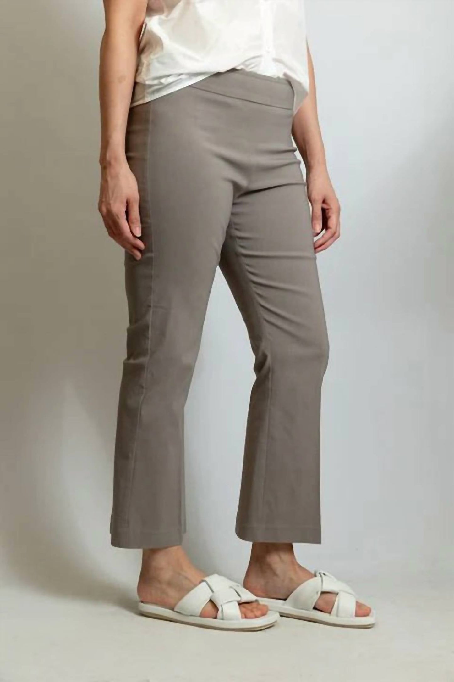 Avenue Montaigne - Women's Leo Cropped Flare Pant