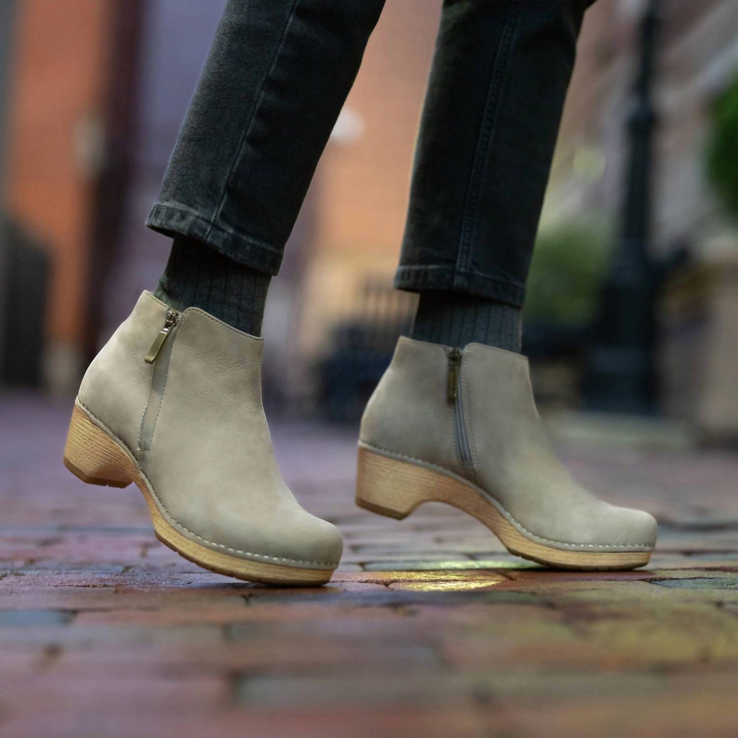 Dansko - Women's Lizanne Bootie Clogs