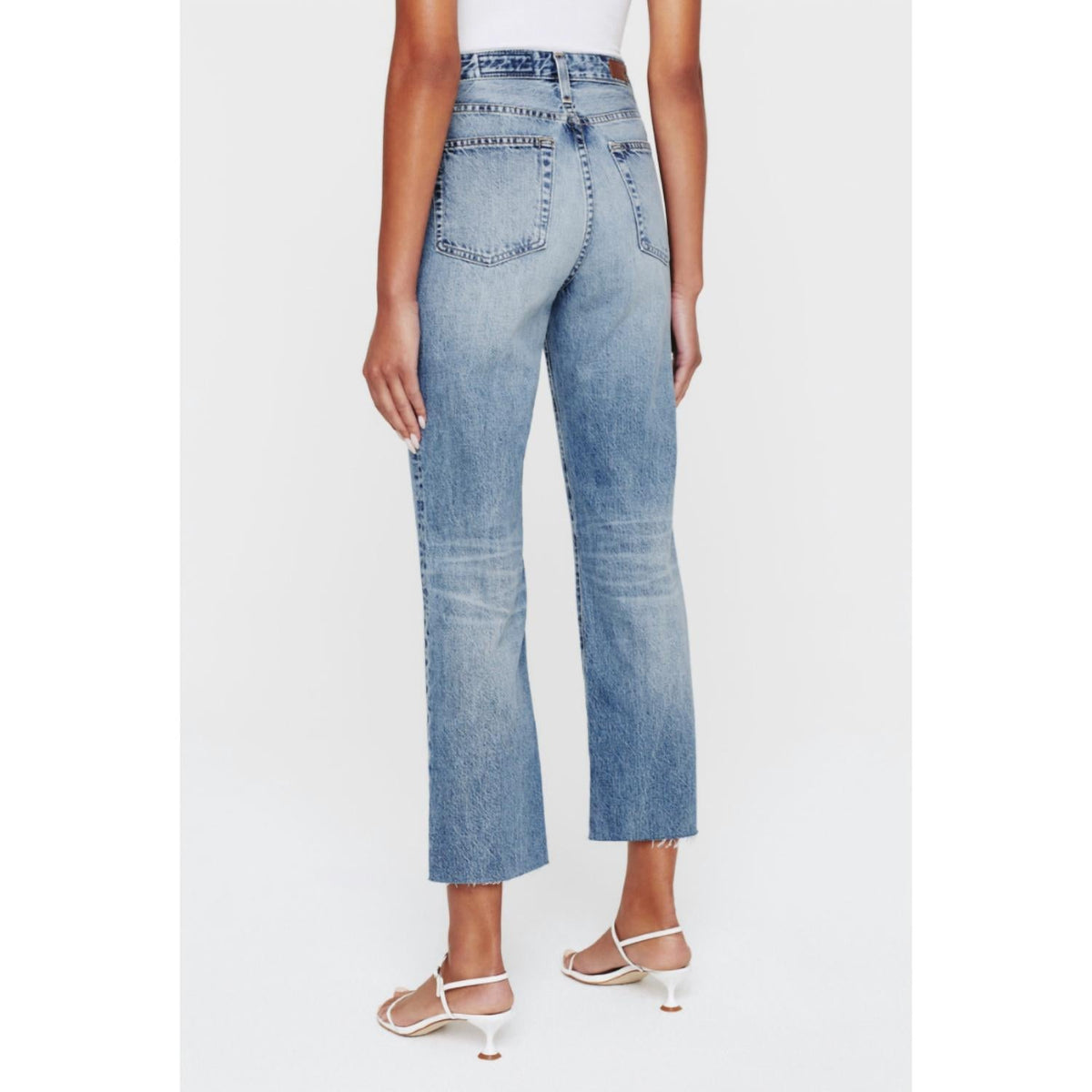 Ag Jeans - एलेक्सिस क्रॉप्ड जीन्स