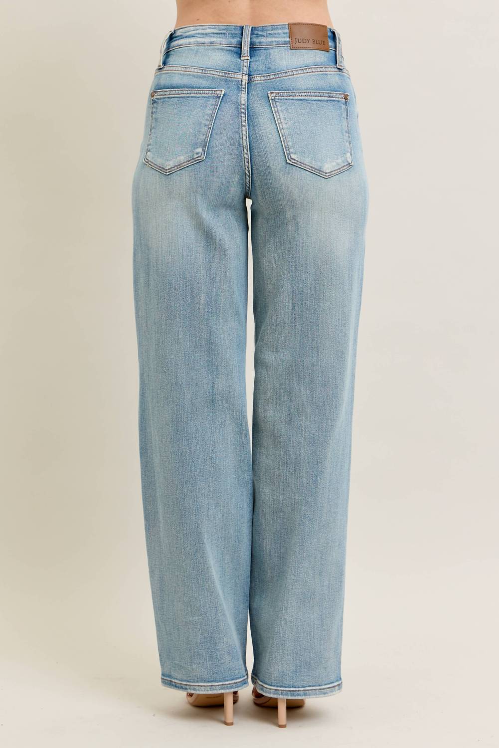judy-blue-destroy-and-knee-patch-straight-jean