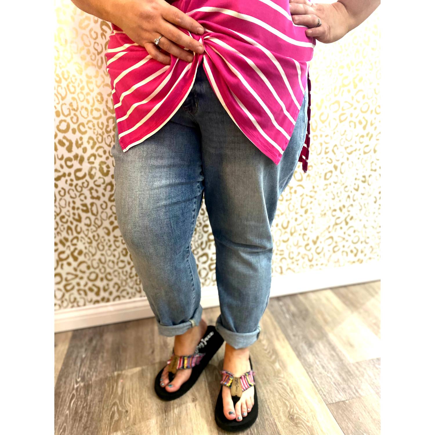 judy-blue-curvy-capri-mid-rise-jean